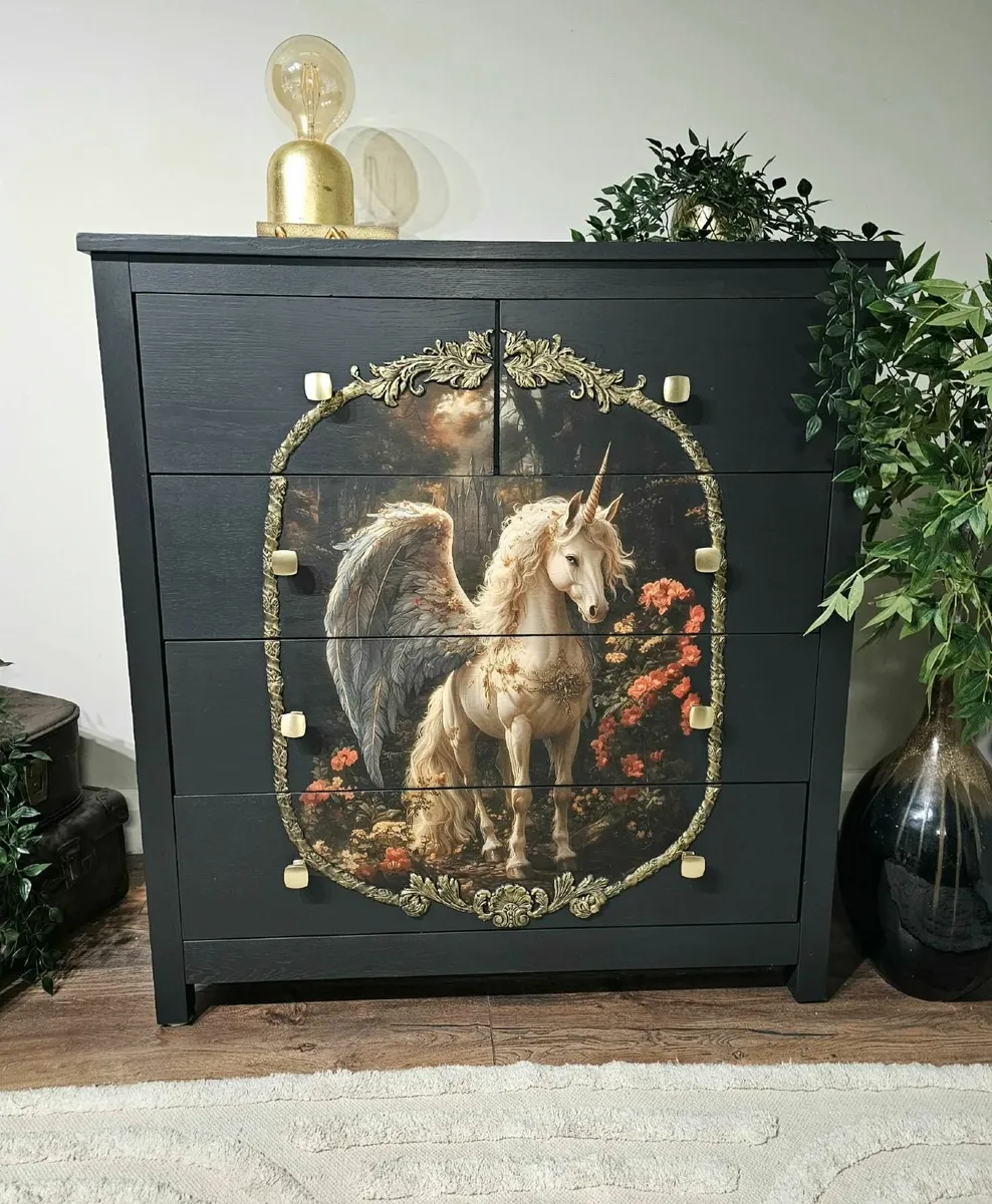 Chest of drawers - Image 1