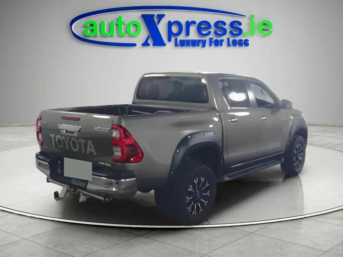 Toyota Hilux 2.4D 4WD Z Automatic - Image 3