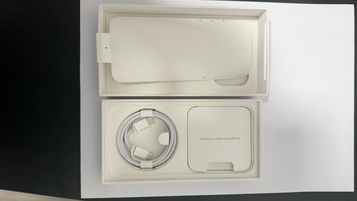 iPhone 15 Pro Max - Image 2