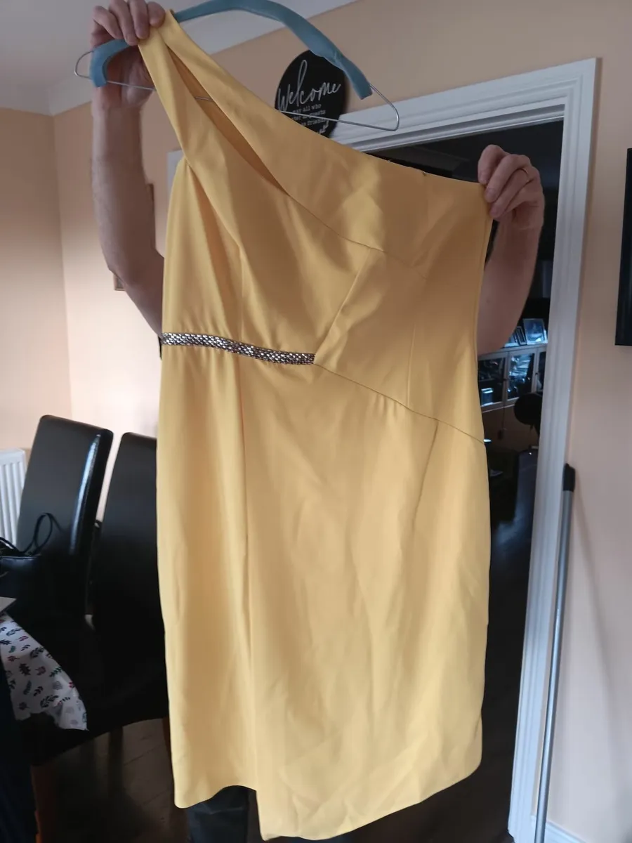 Yellow one shoulder Dress with matching wrap - Image 1