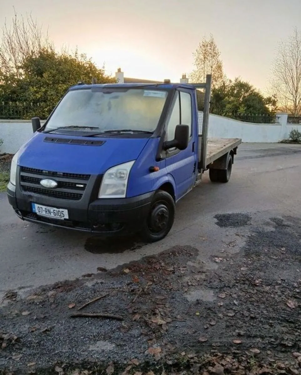 2007 Ford Transit Flatbed Engine Needs Attention - Image 3