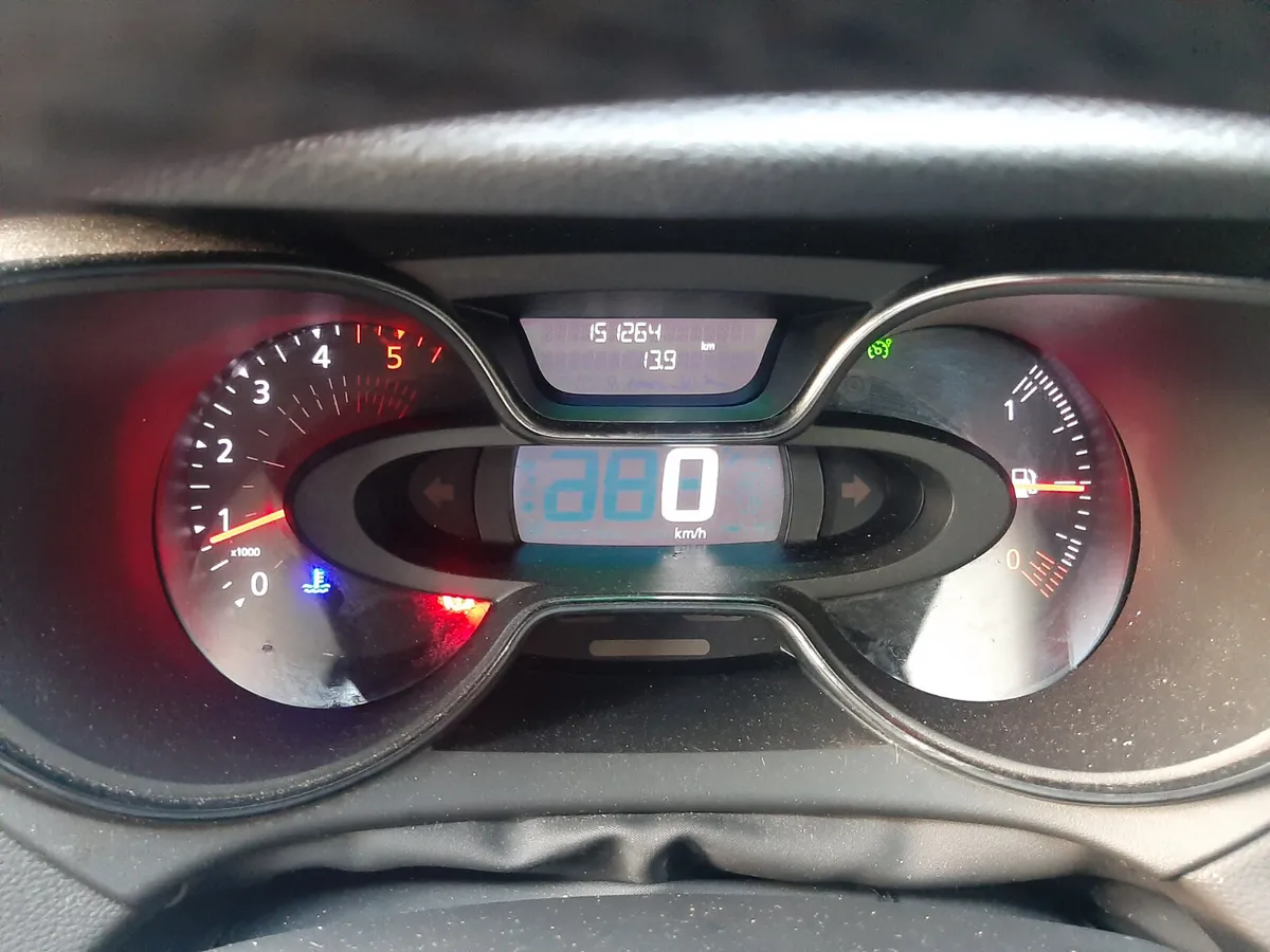 RENAULT CAPTOR 1.5 DCI 2019 LOW KM - Image 4