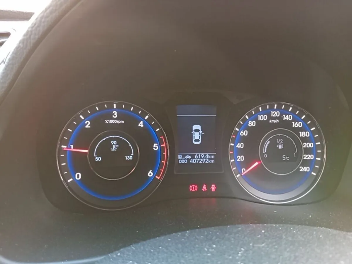 Hyundai i40 2014 - Image 2