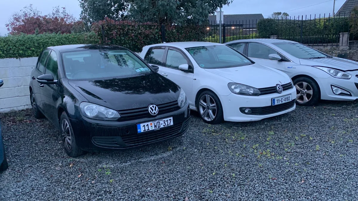 3 Golfs there @ 2500 a piece or buy 2 get 1 free - Image 1