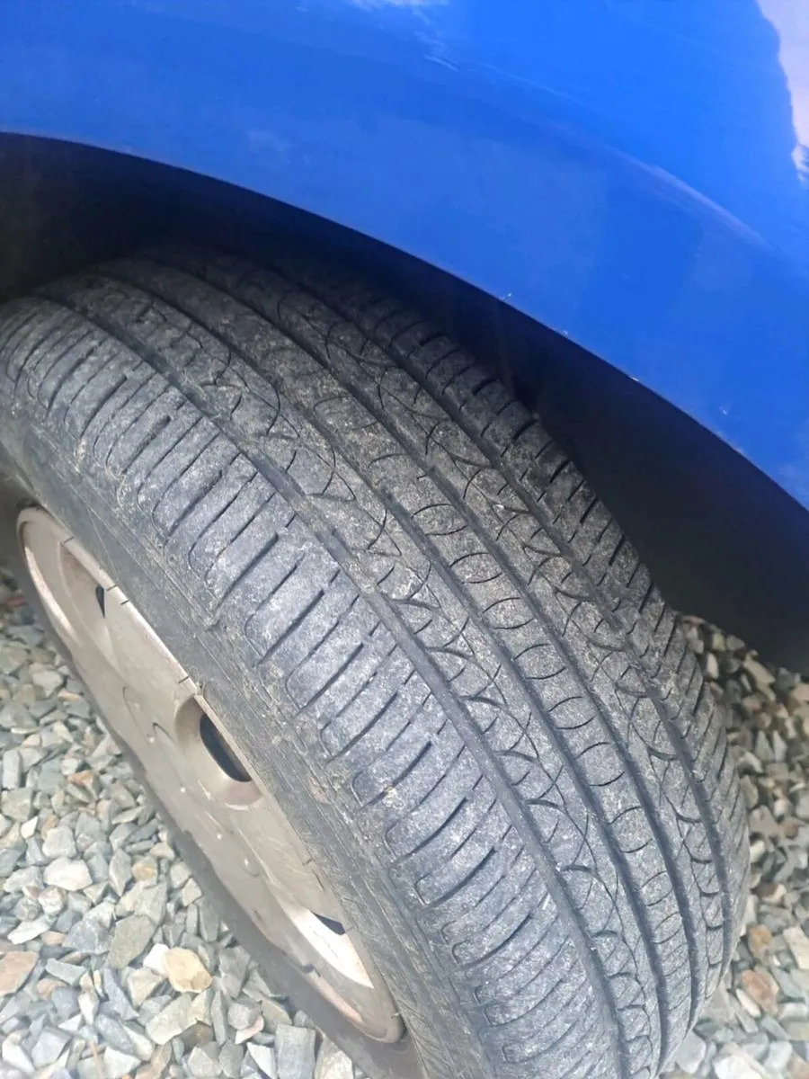 Vw Caddy 1.9 tdi 2006 - Image 4