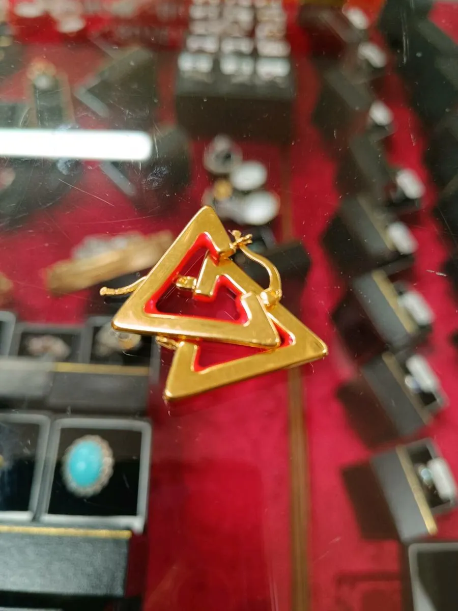 21k Yellow Gold & Red Enamel Triangle Earrings - Image 1