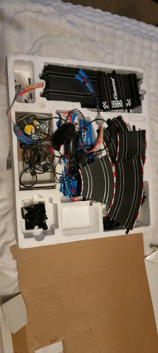 Mario Kart 'Scalextric' Cattera GO! - Image 2