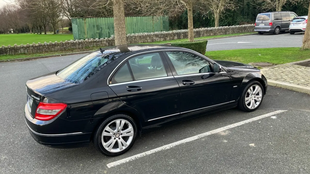 Mercedes-Benz C-Class 2008 - Image 2