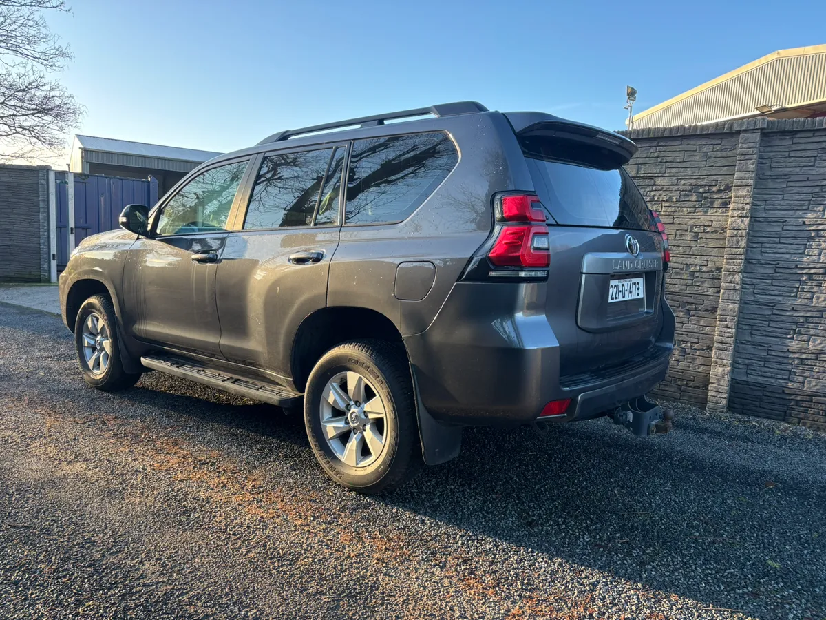 Toyota Landcruiser 5 seater - Image 3