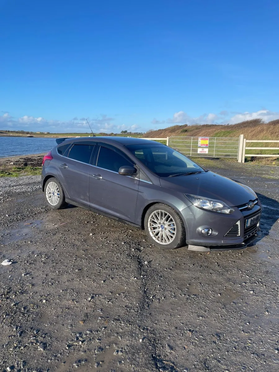 Ford Focus 2012 - Image 2