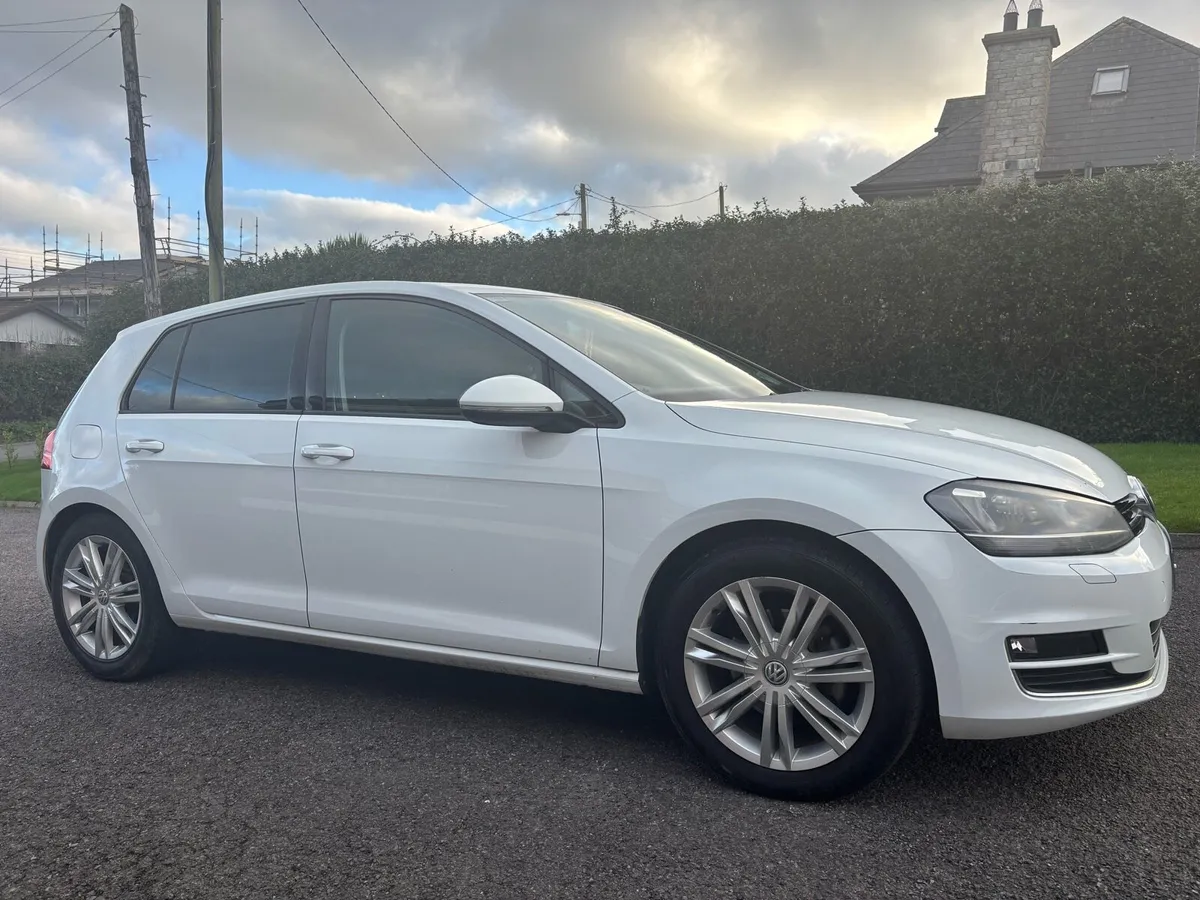 Volkswagen Golf 2013 MK7 Highline - Image 2