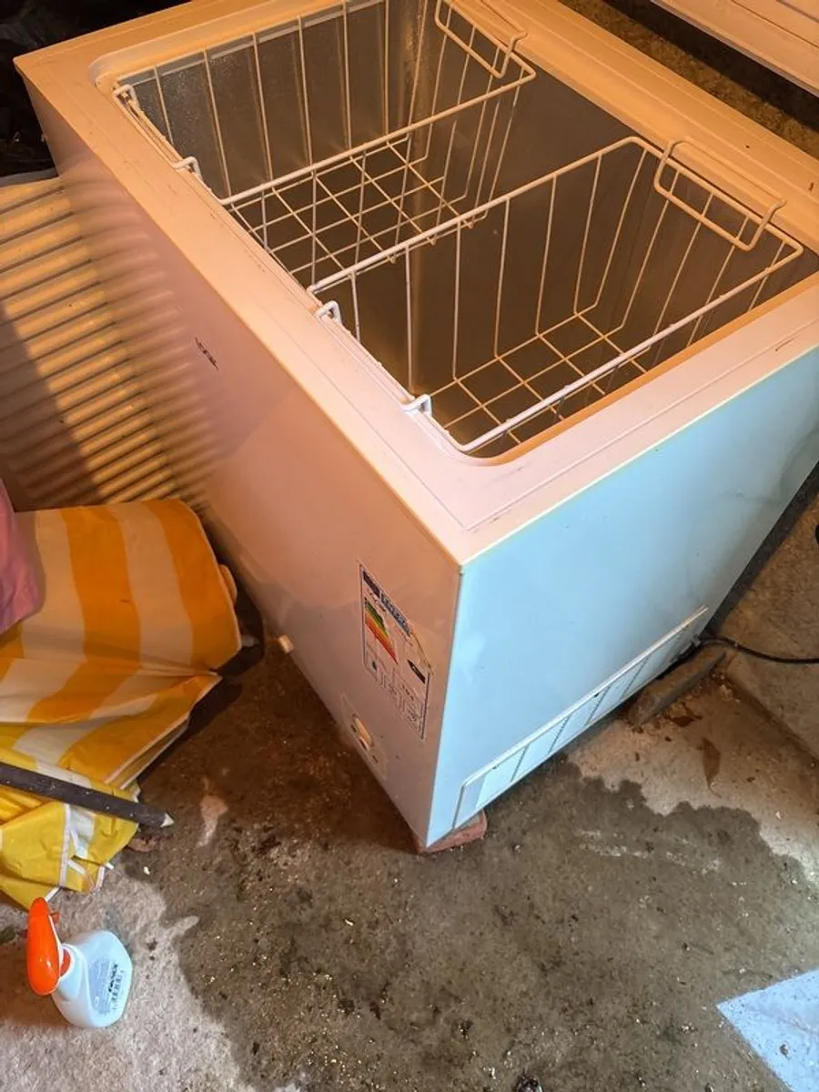 chest freezer - Image 1