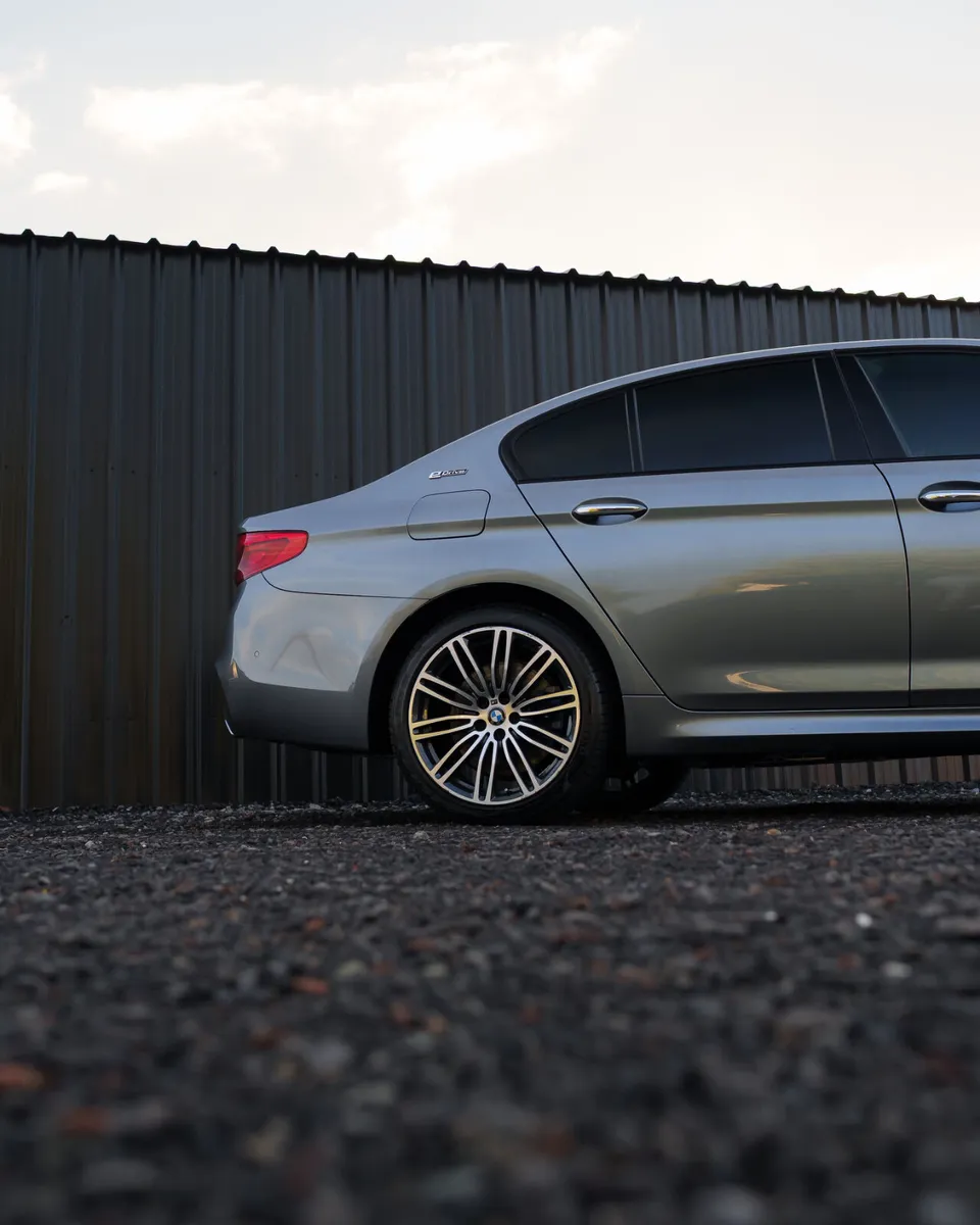 BMW 530e M Sport - Image 2