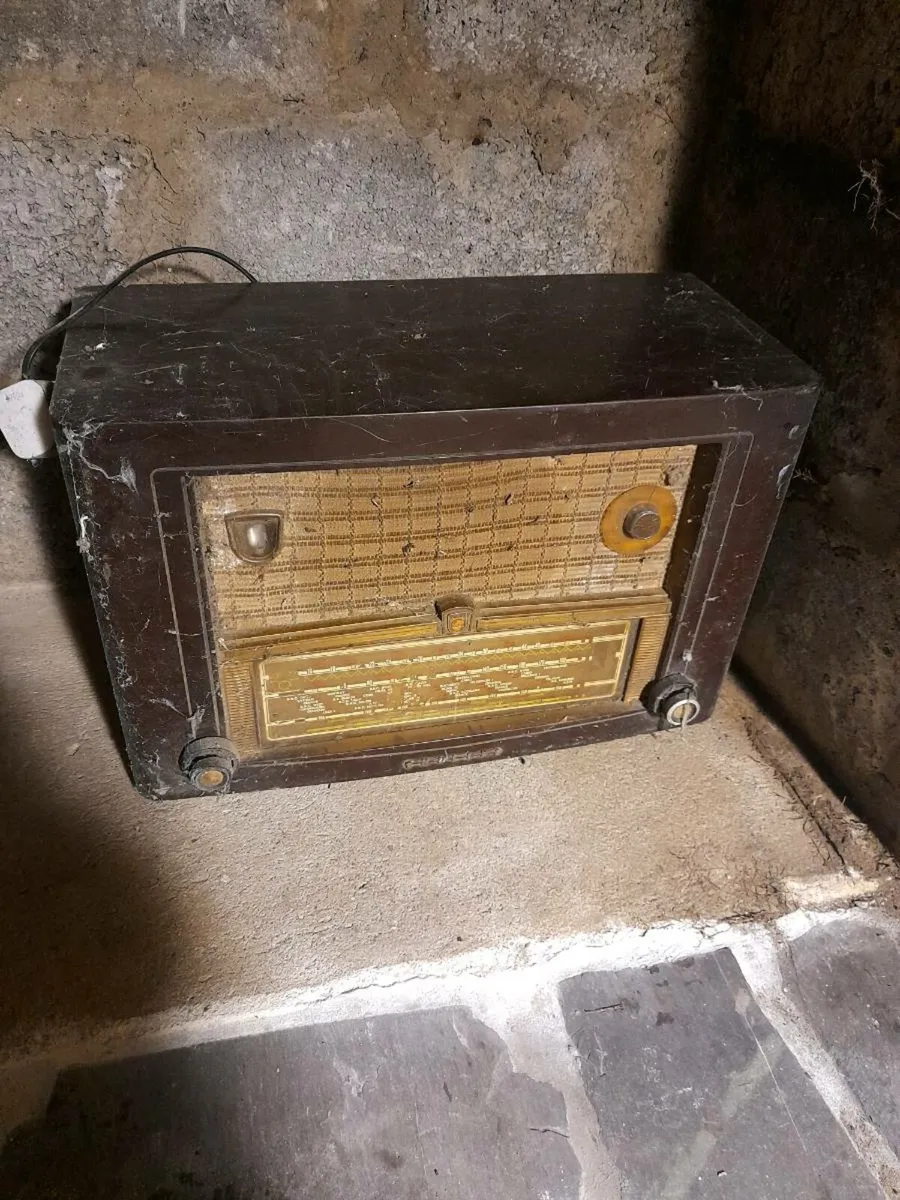 Vintage Philips radio - Image 2