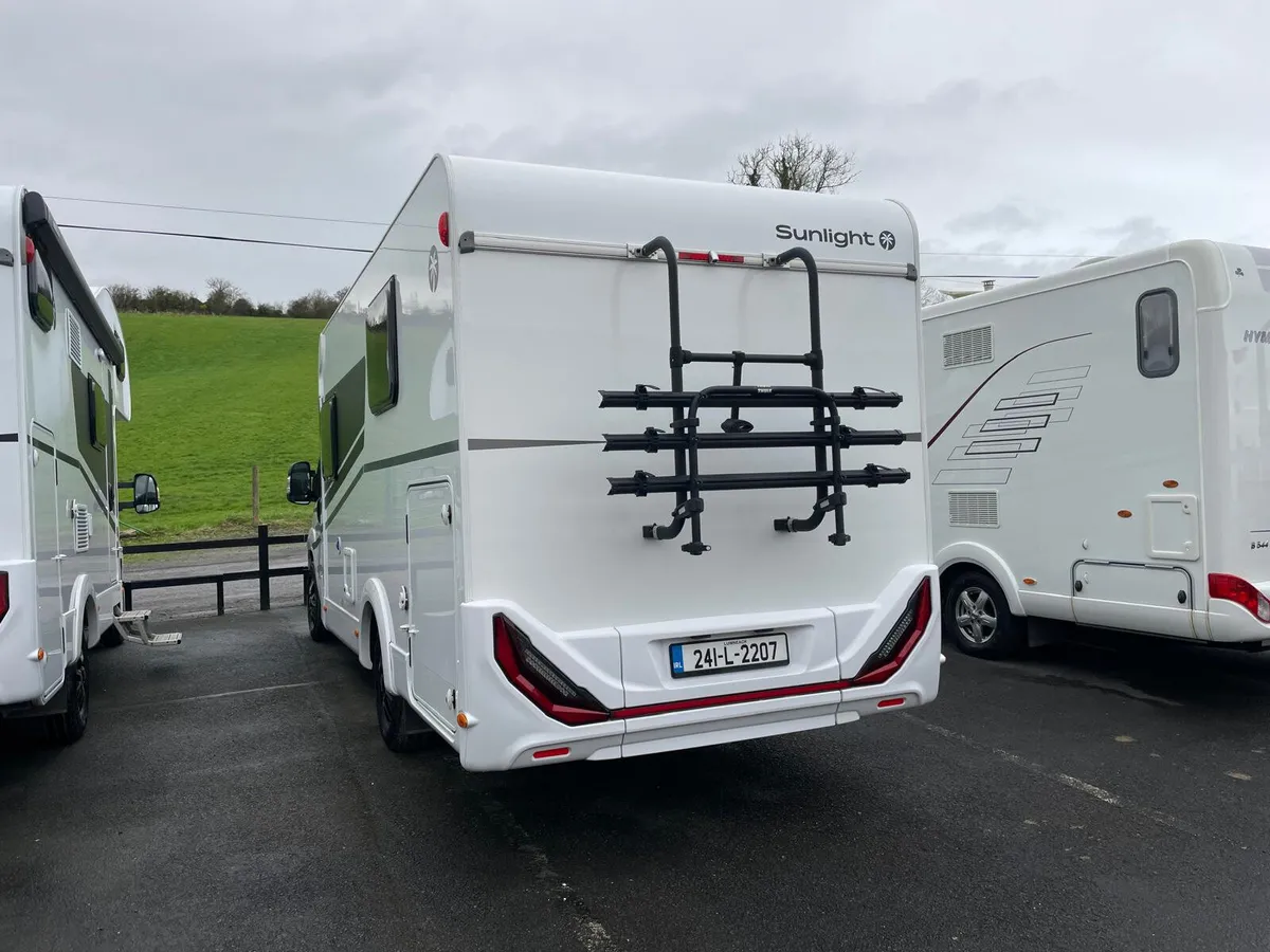 2024 Sunlight V69 3 Berth - Image 3