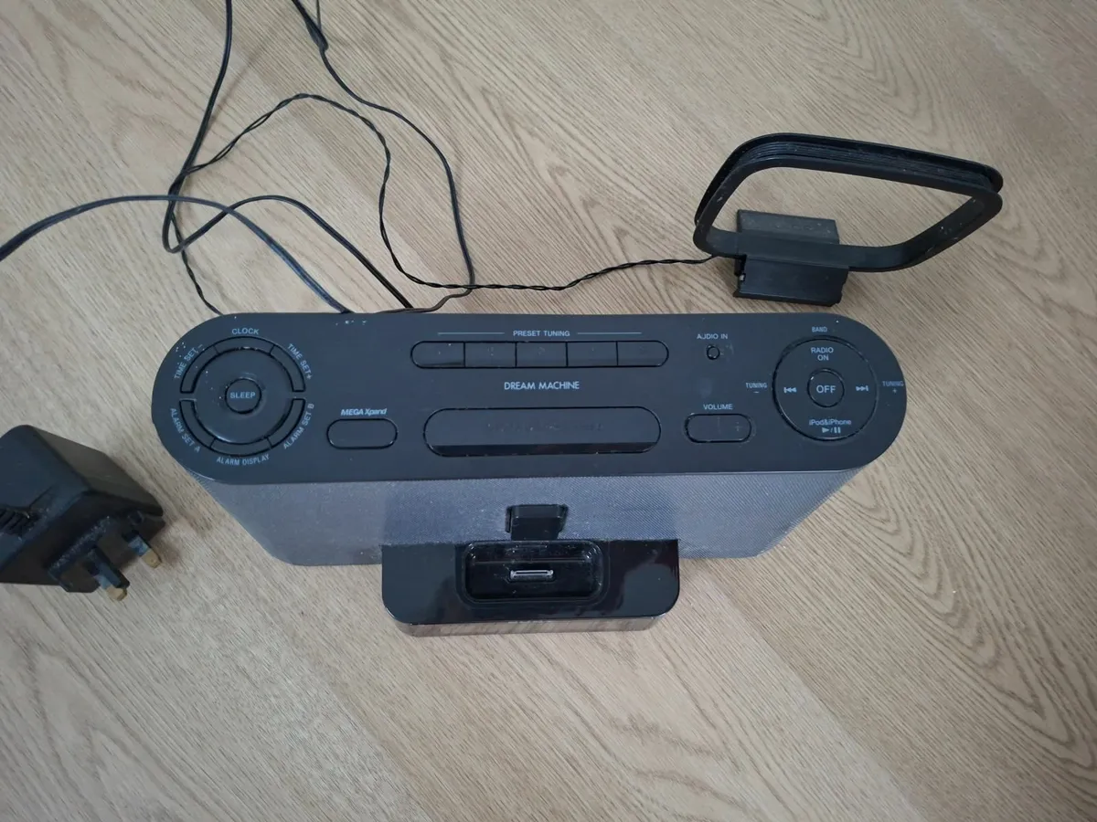 iPod docking station - Image 2