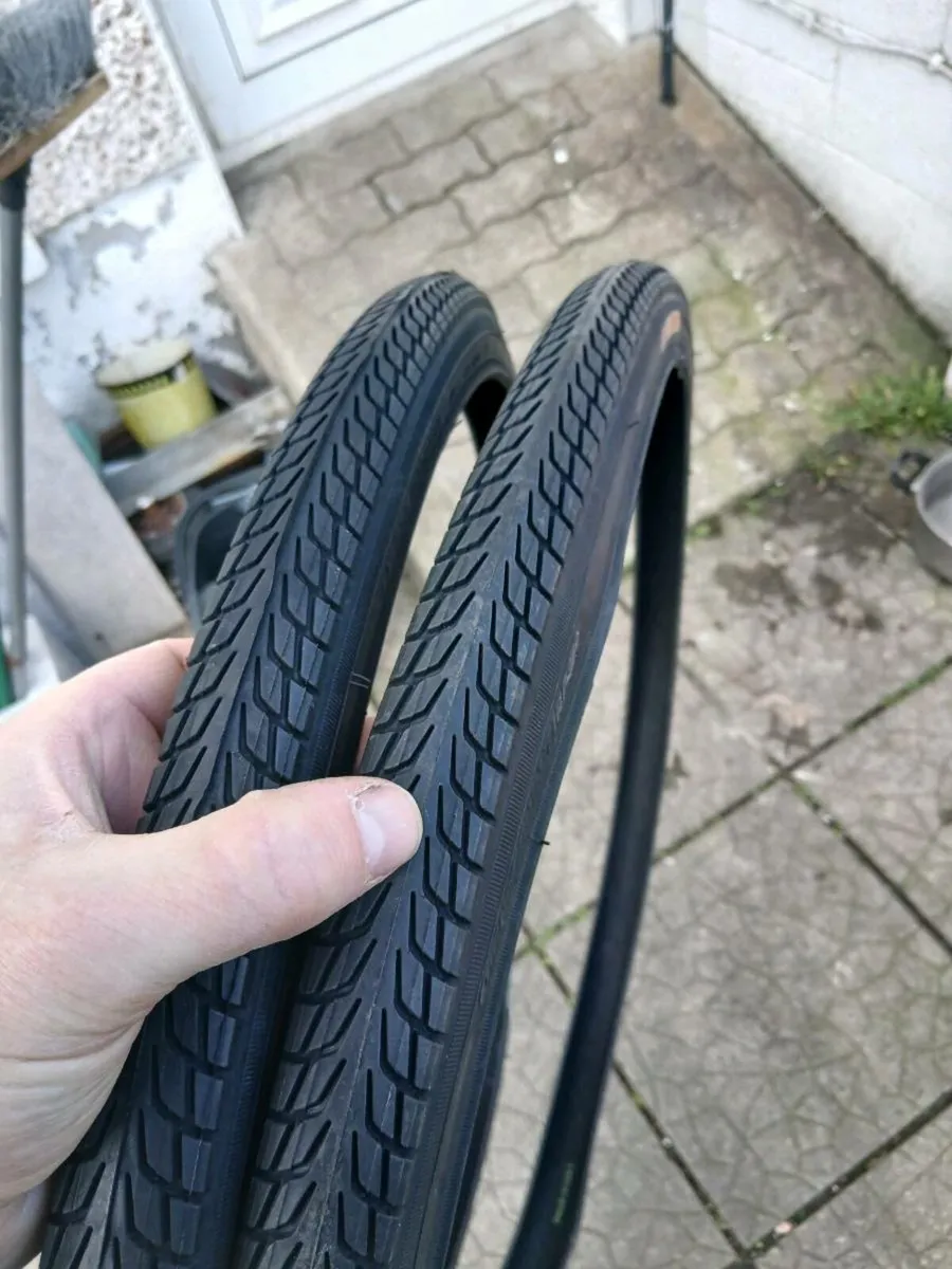 Road bicycle tyres x2 new - Image 2
