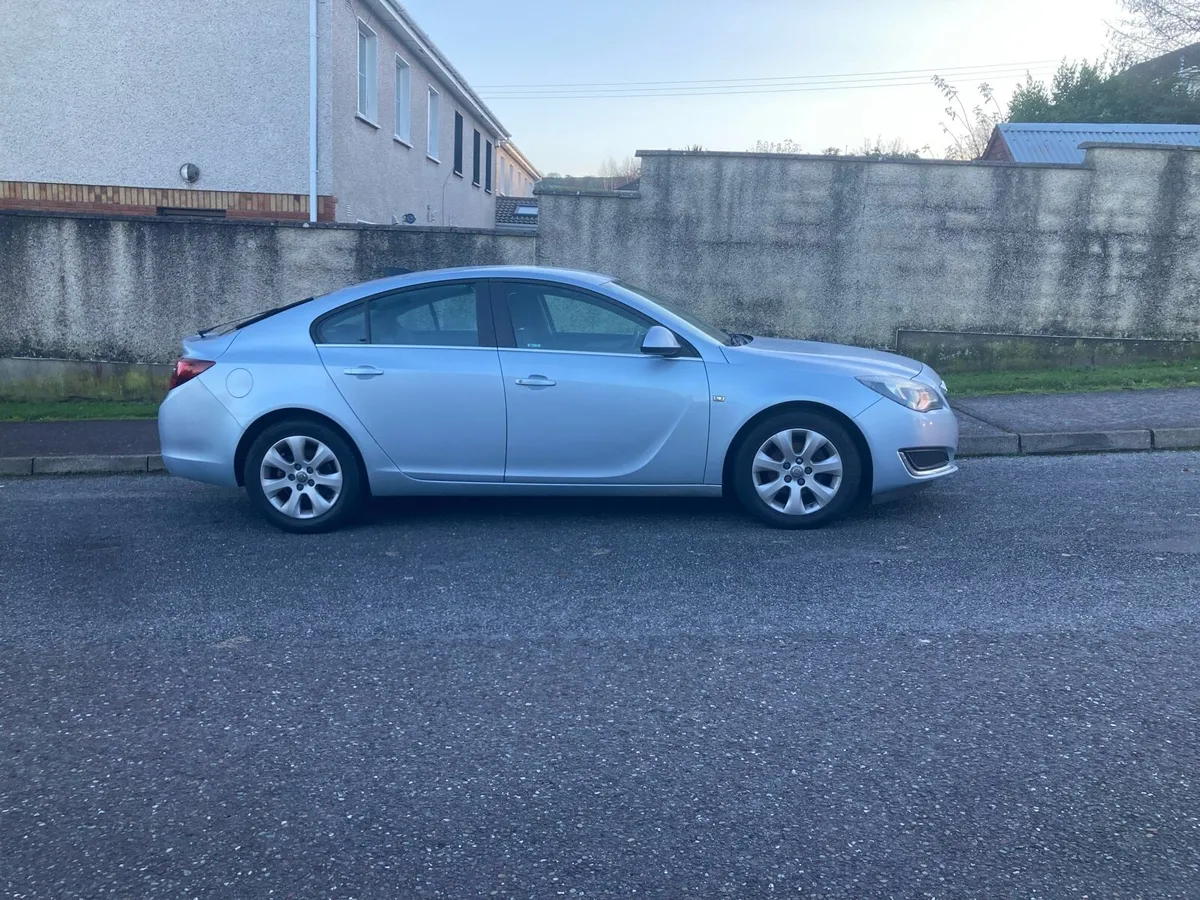 2017 Opel Insignia 1.6 Diesel Hatchback - Image 2