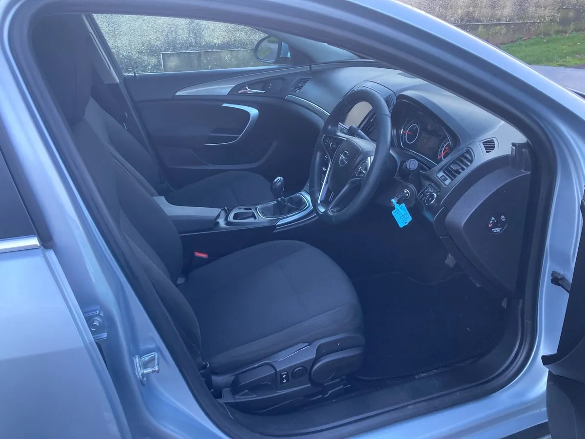 2017 Opel Insignia 1.6 Diesel Hatchback - Image 4