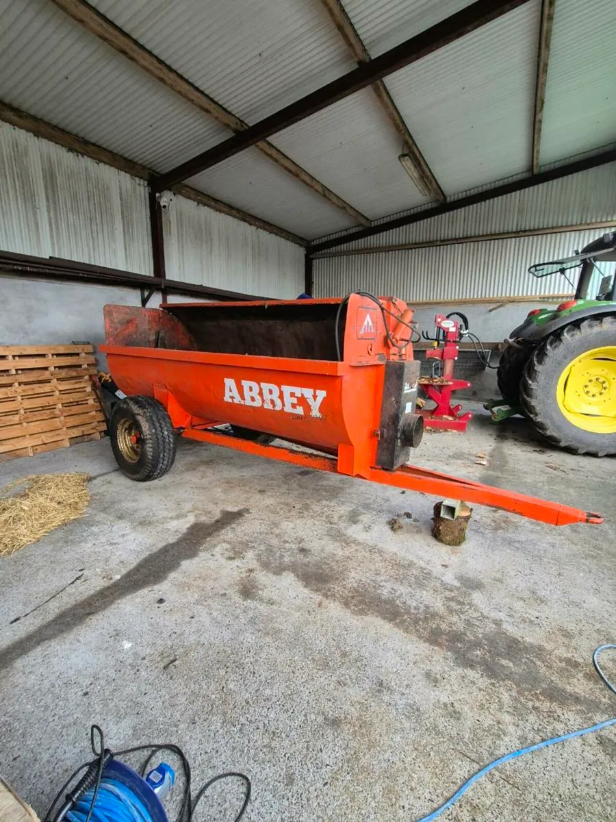 Abbey 2040 muck spreader - Image 1