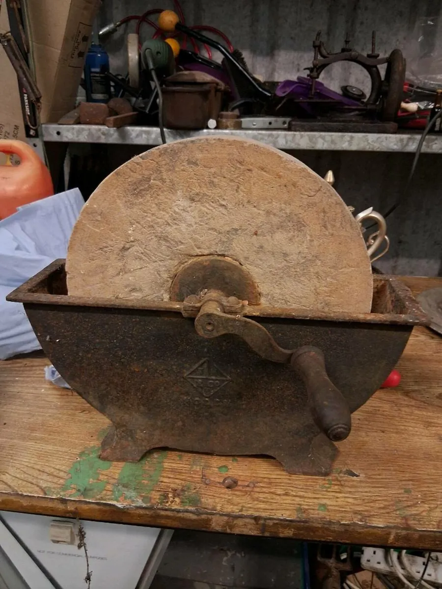 Grinding stone wheel - Image 1