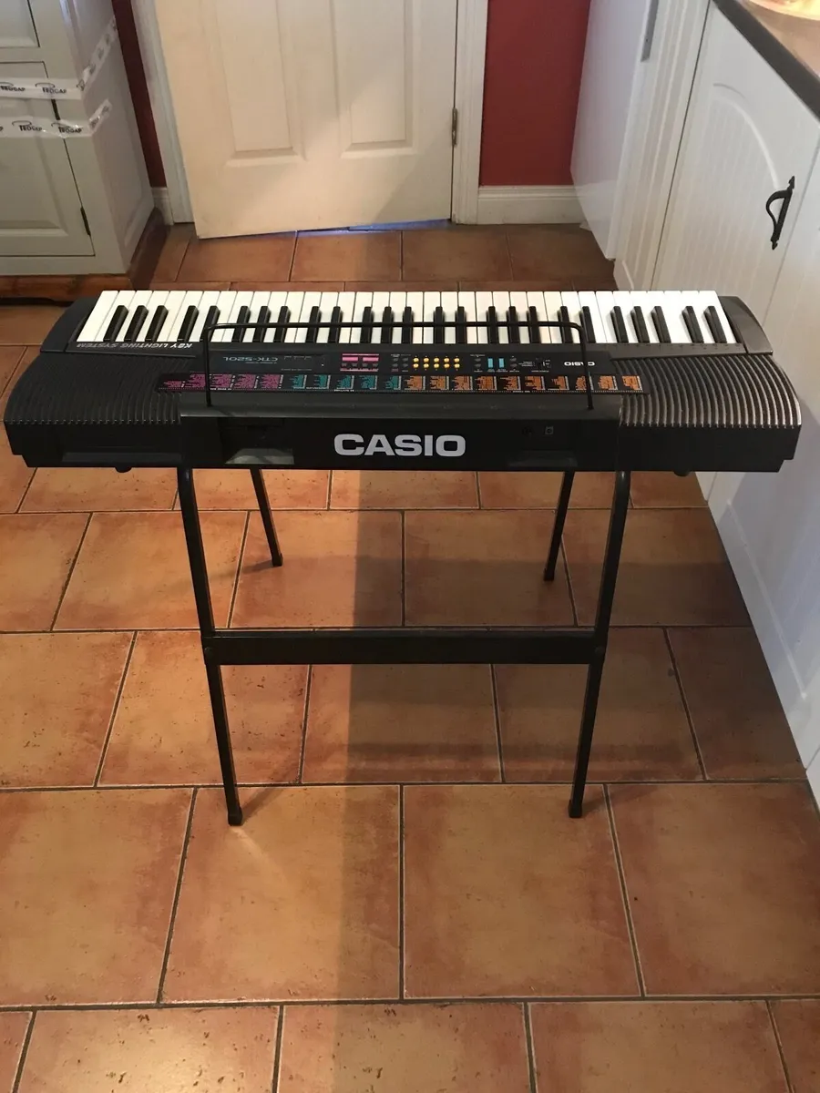 Casio CTK520 Keyboard Key Lighting with Stand - Image 2