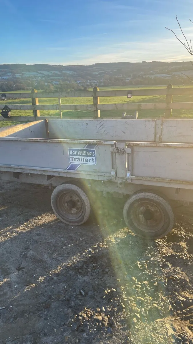 Double axle Ifor Williams flatbed trailer - Image 3