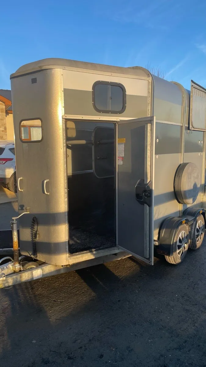 505 Ifor Williams Classic horsebox - Image 2