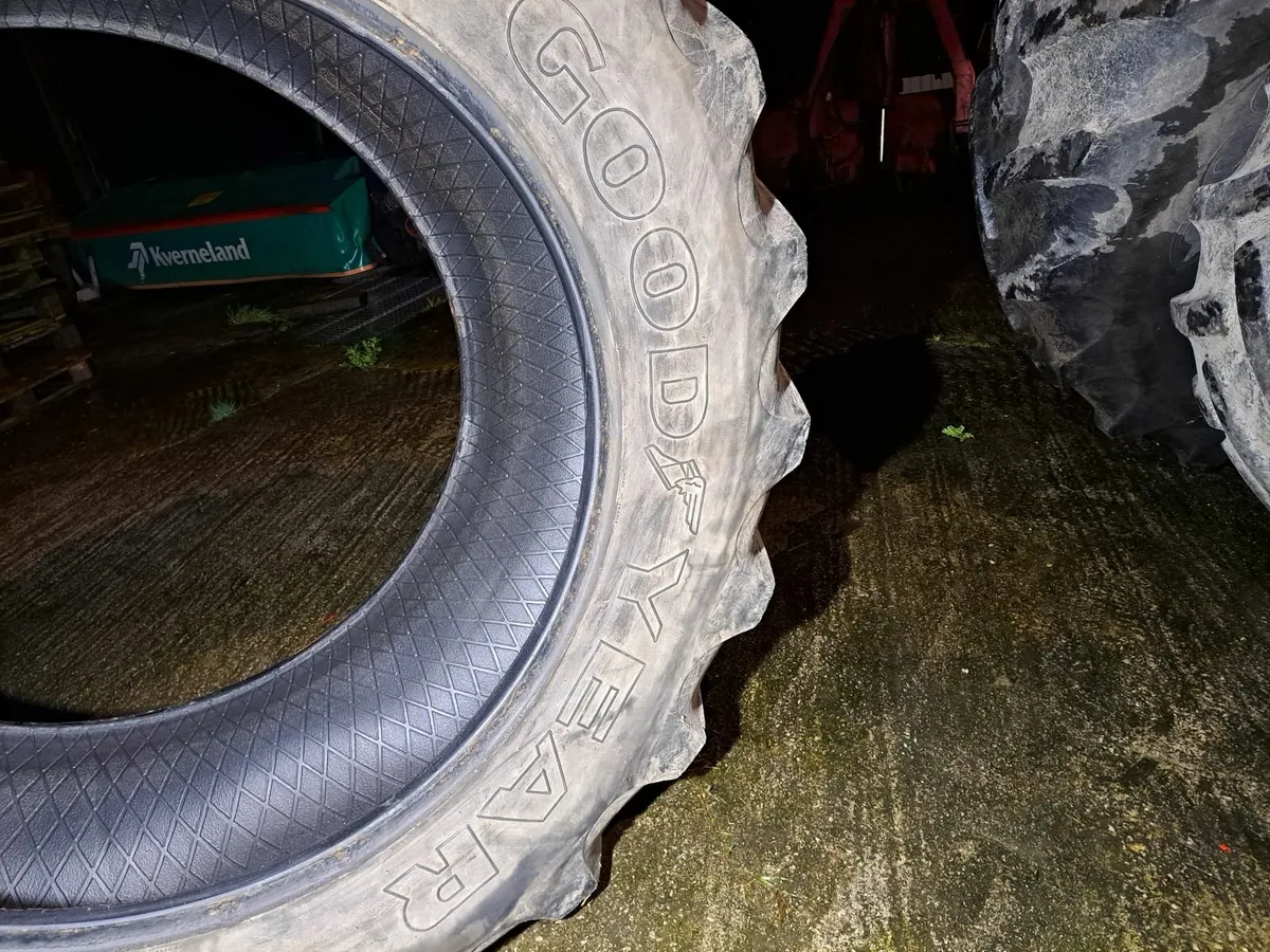 Tractor tyres full set - Image 3