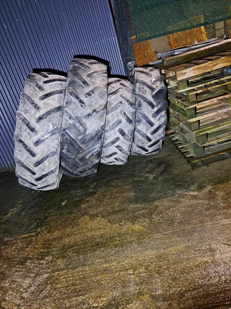 Tractor tyres full set - Image 1