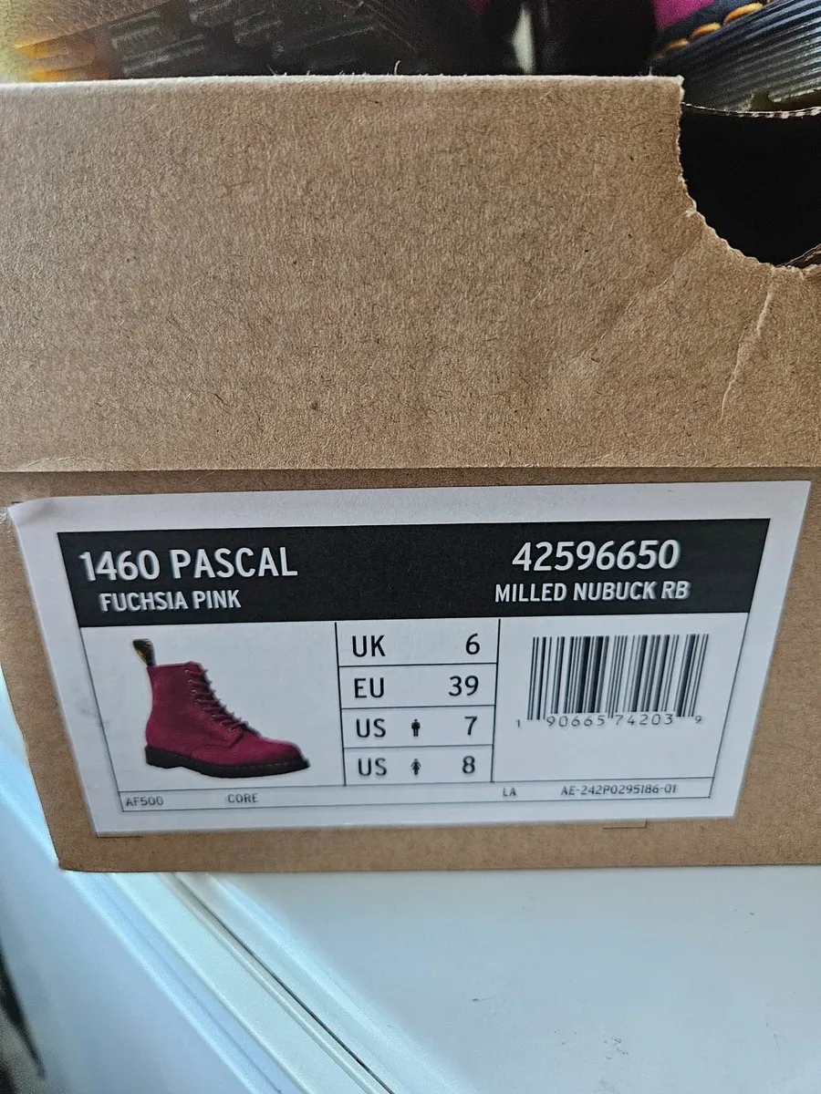 DR. MARTENS BOOTS - Image 2