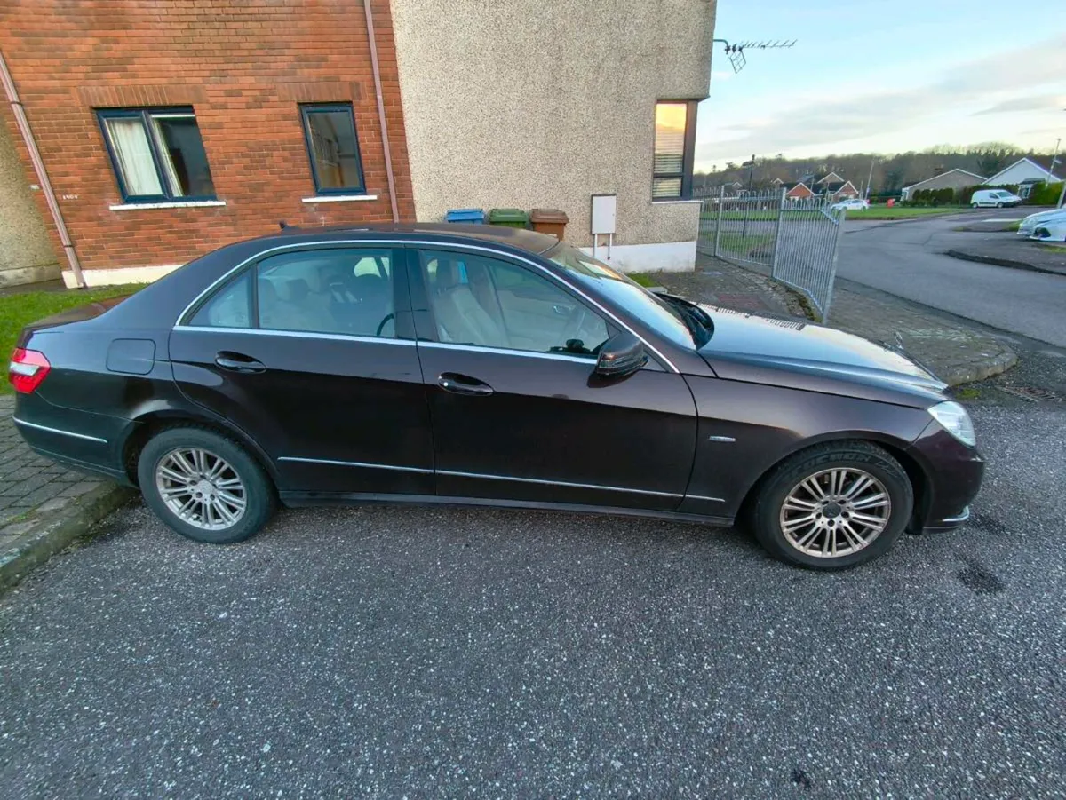 Mercedes Benz - Image 4