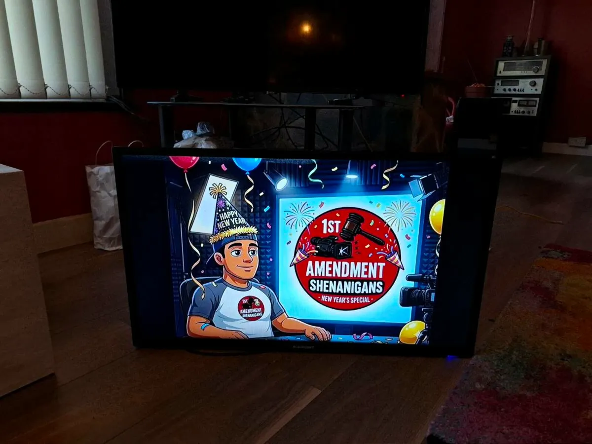 32 INCH SMART TV - Image 1