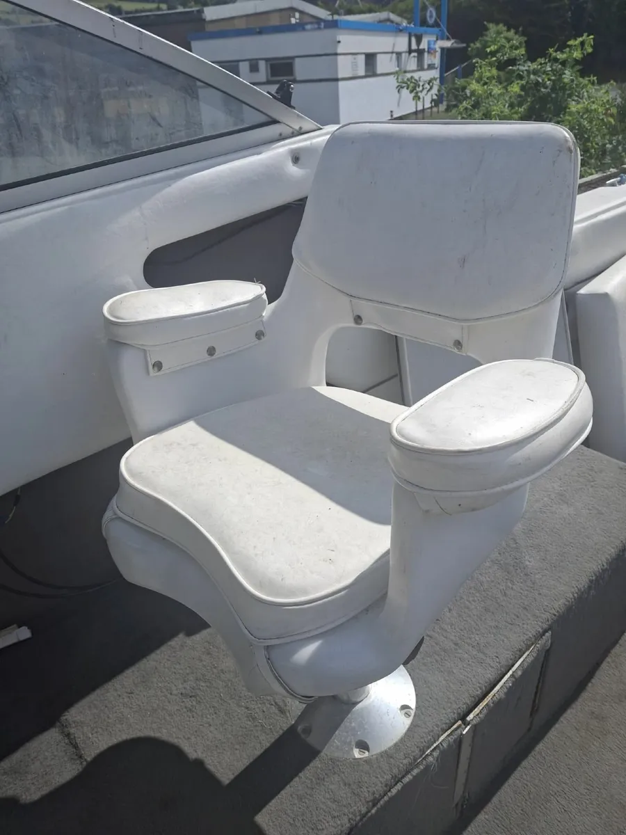 Bayliner 23ft Classic 2 berth Sea Cruiser - Image 1