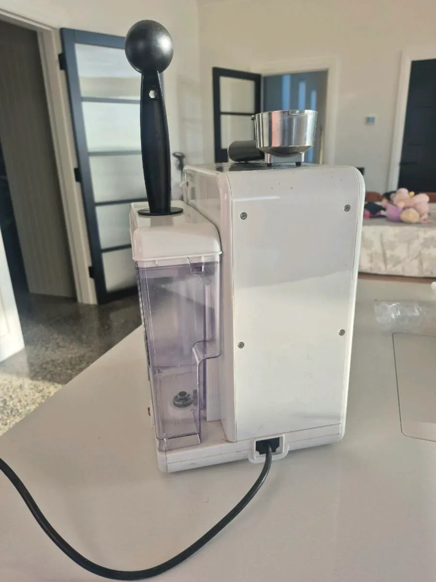 Breville One Touch Coffee Machine - Image 4