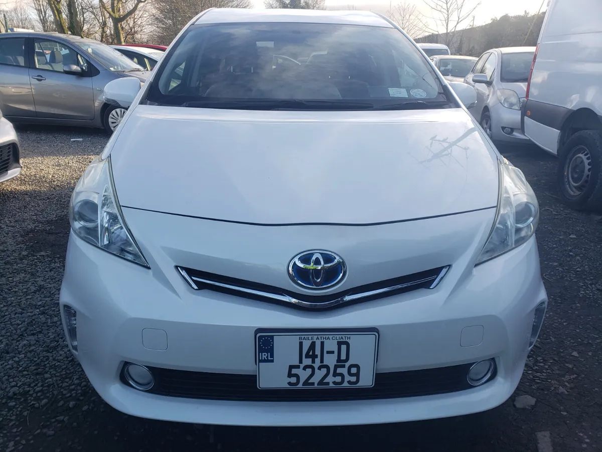 Toyota Prius  7 seater alpha 2014 - Image 1