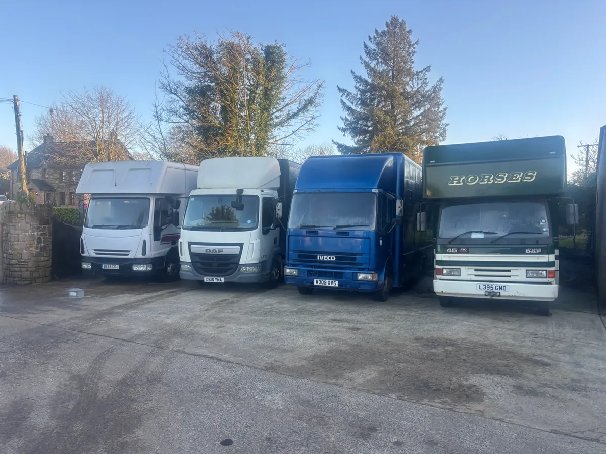 Horse lorry - Image 1