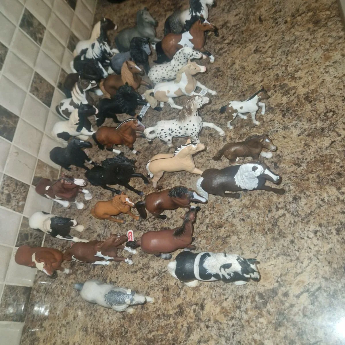 Small ponies - Image 2