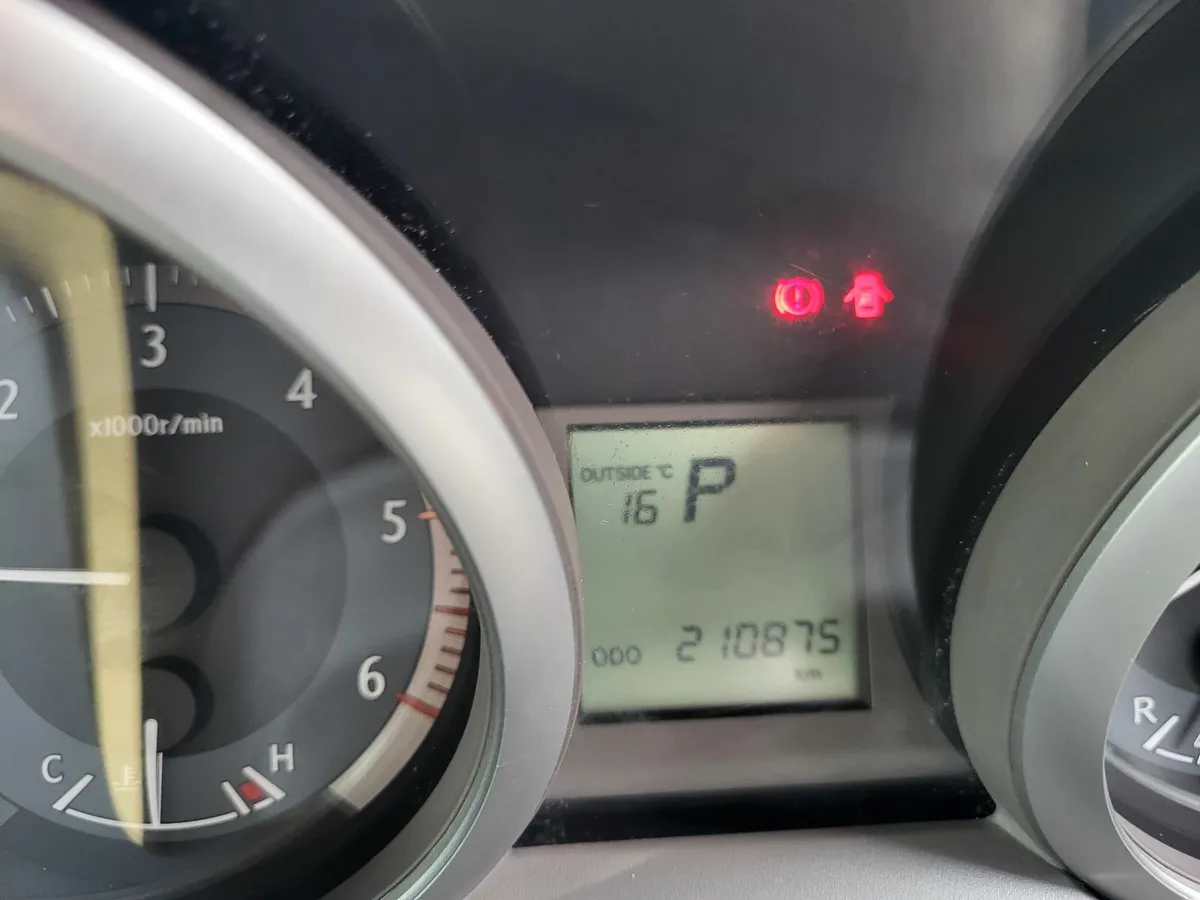 Toyota Land Cruiser 2015 - Image 2