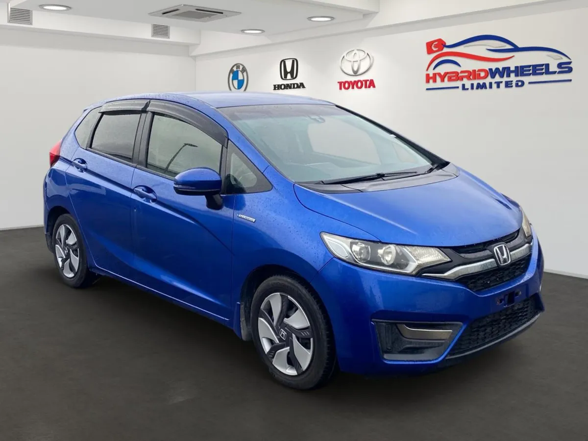 Honda Fit 2014 - Leather Package (52k Km only🔥) - Image 2