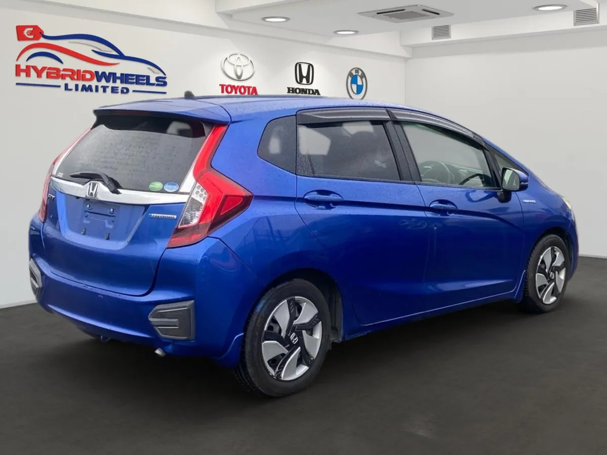 Honda Fit 2014 - Leather Package (52k Km only🔥) - Image 3