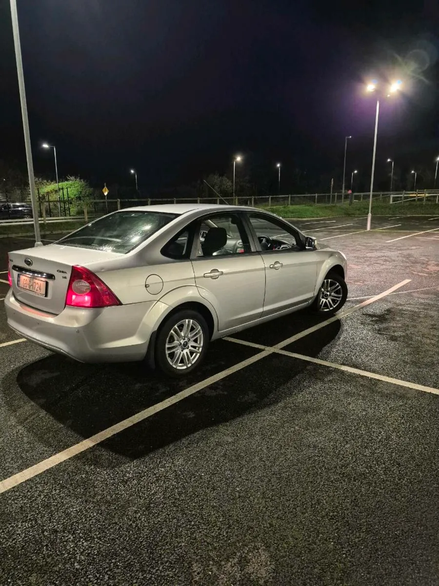 Ford Focus GHIA 1.6 - Image 1
