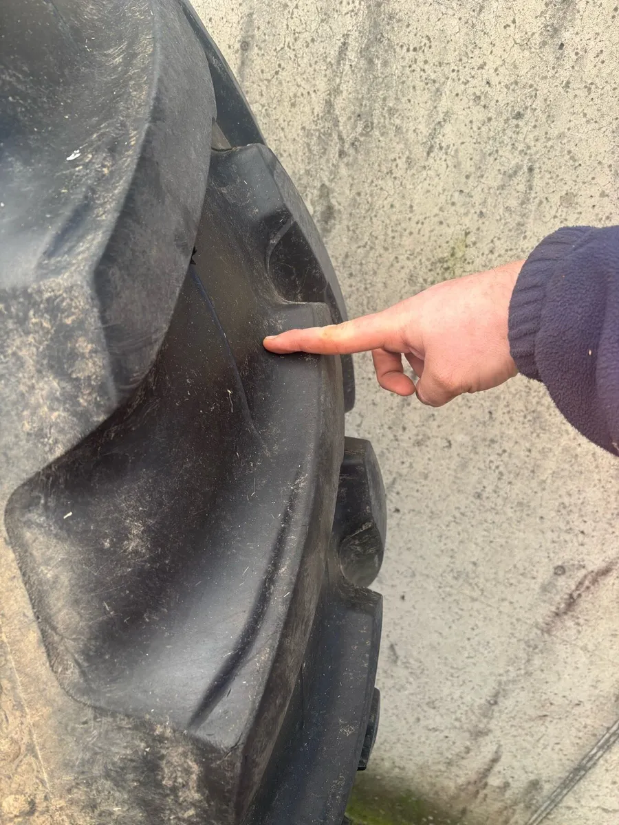 520/85R38 Tyres and rims - Image 2