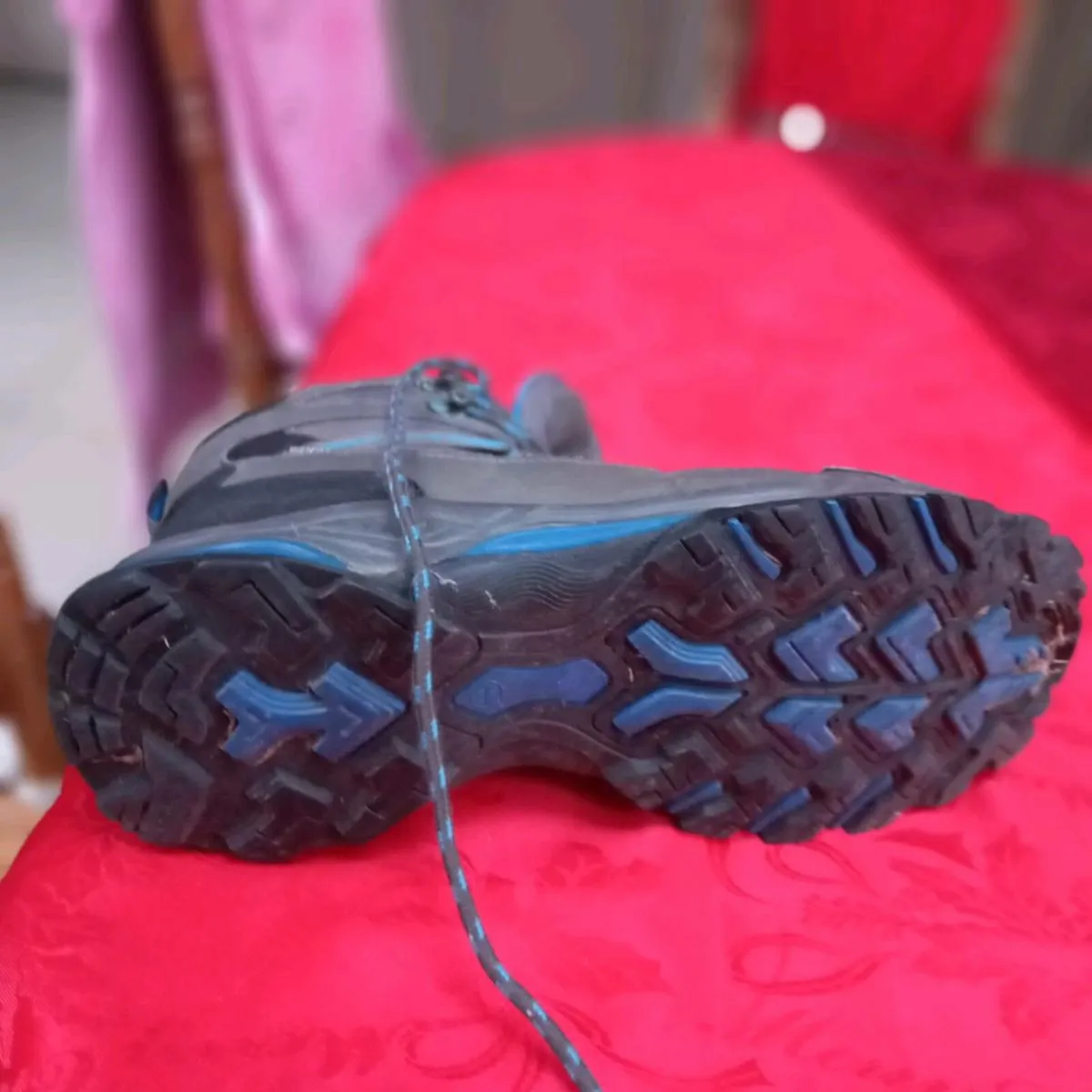 Hiking boots - Image 2