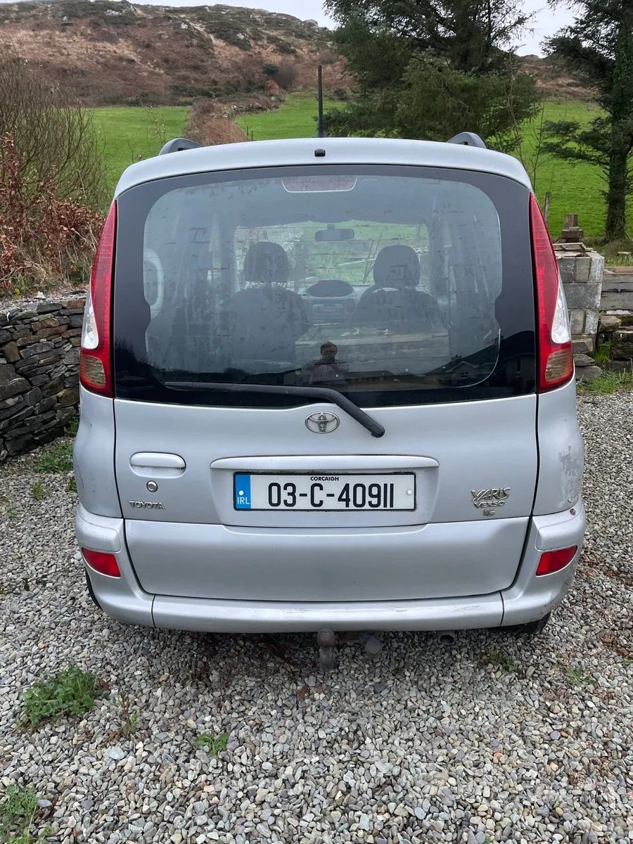 Toyota Yaris Verso (2 x) - Image 1