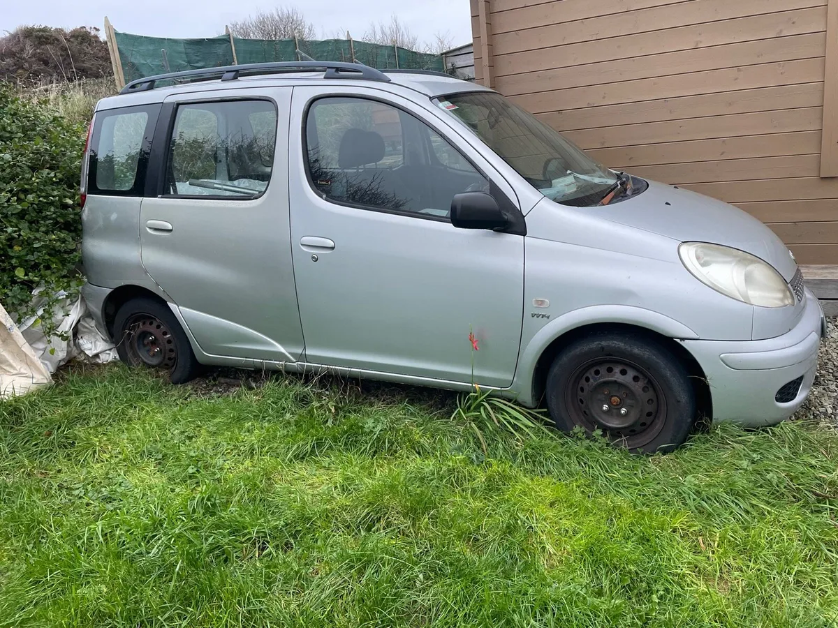 Toyota Yaris Verso (2 x) - Image 4