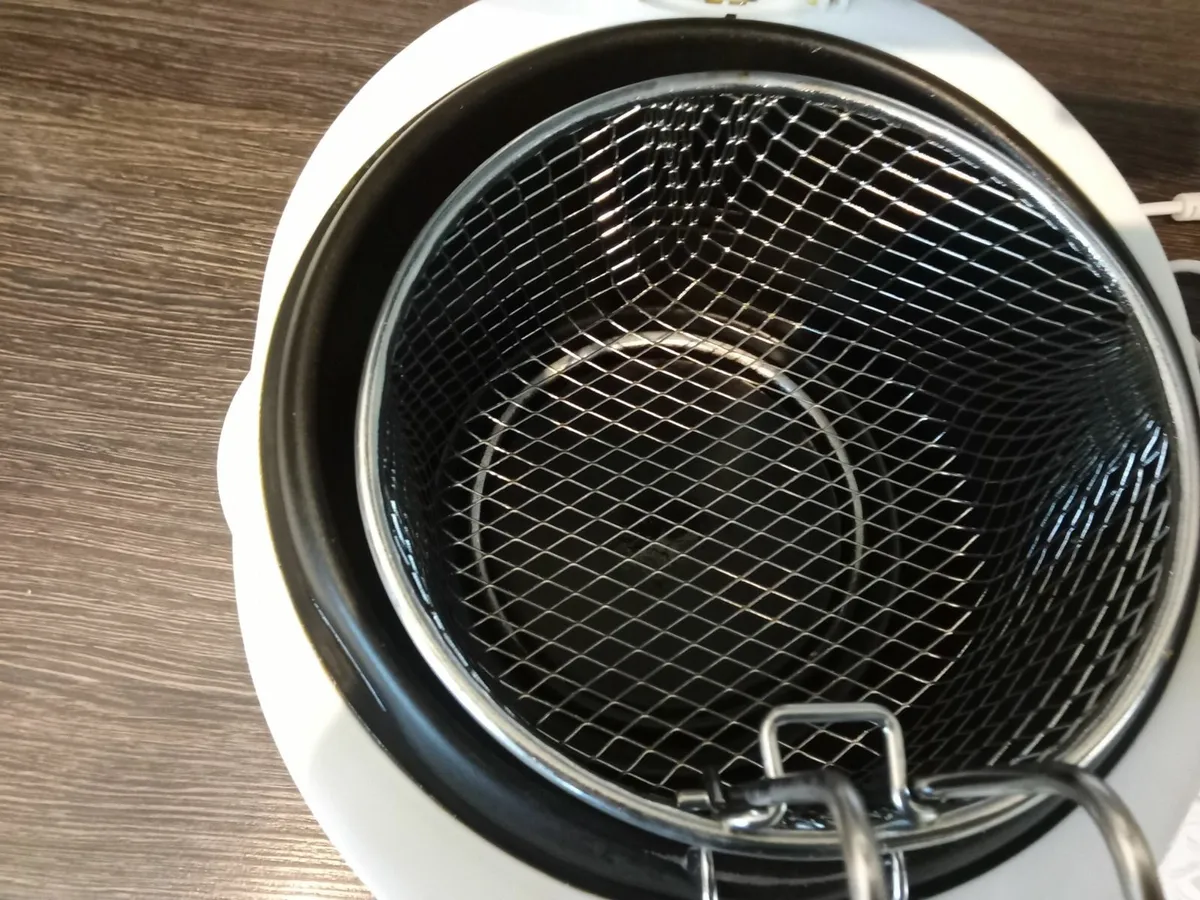 1.5 Litre Deep Fat Fryer. - Image 3