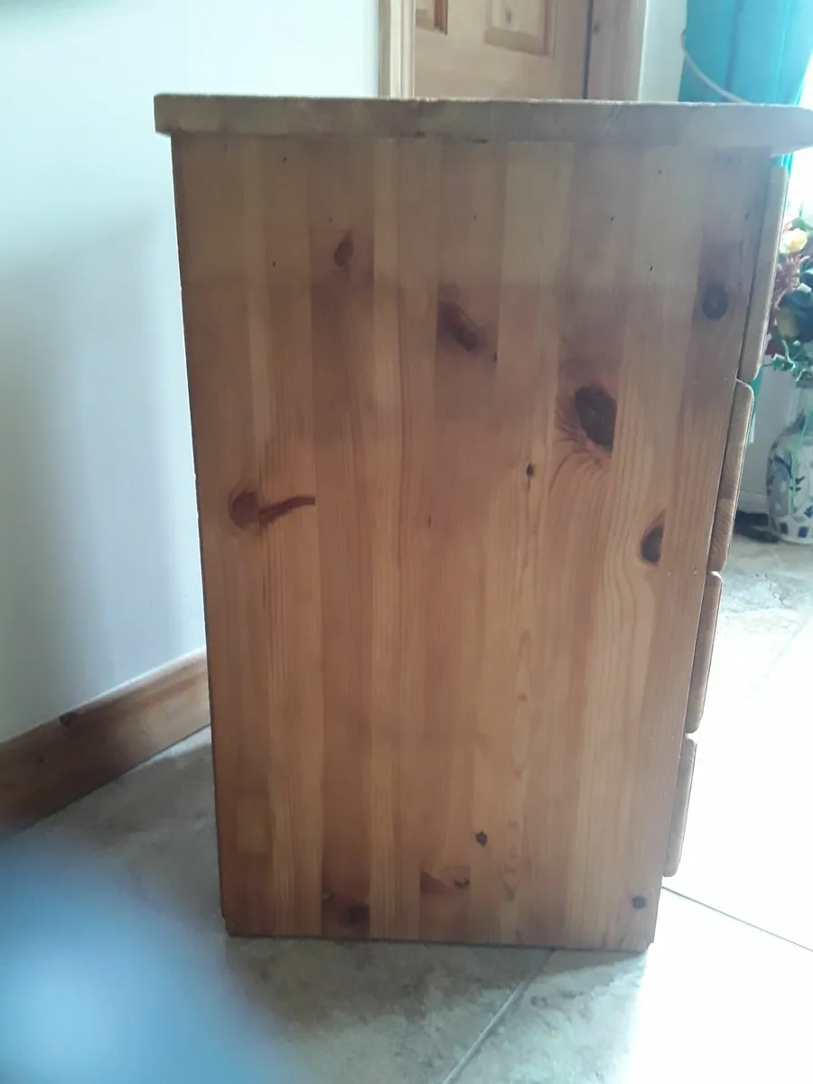 4 draw chest solid pine - Image 4