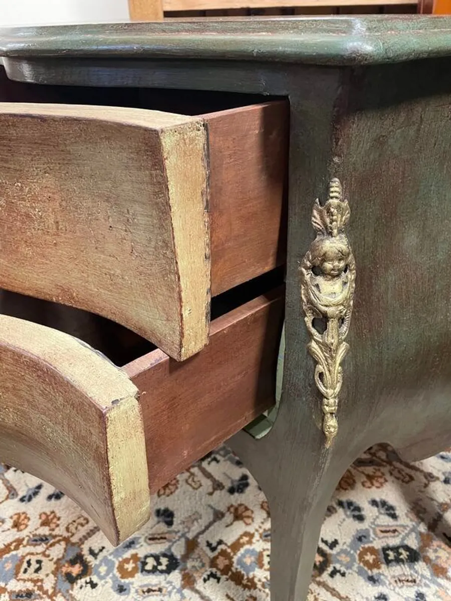 Stylishly Painted Bombe Chest of Drawers - Image 3