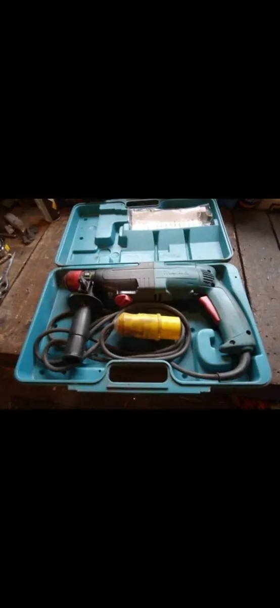 Makita 110v SDS hammer drill - Image 1